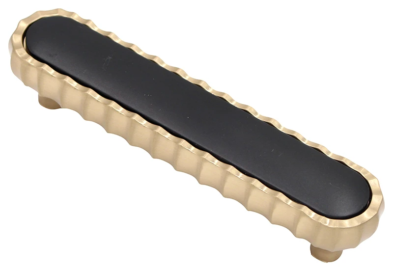 Salo Fluted 4" (102mm) Center-to-Center Cabinet Pull (Satin Brass/Matte Black) 1 Salo Fluted 4" (102mm) Center-to-Center Cabinet Pull (Satin Brass/Matte Black)